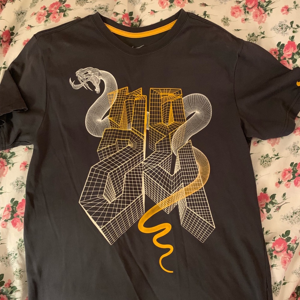 MEN’S KOBE DRI-FIT T-SHIRT